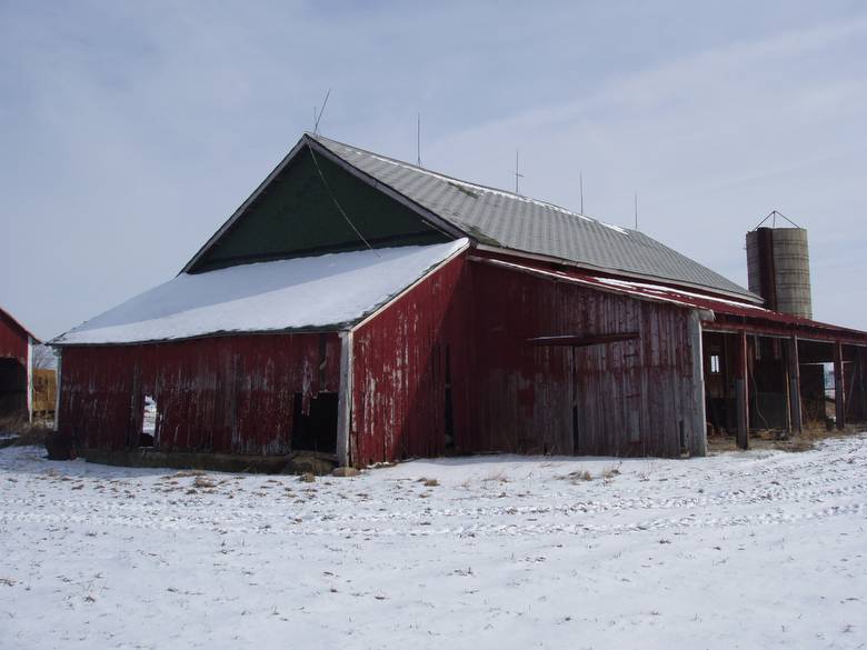 Byrum Barn Side and Rear View / Note lean-to on rear and side